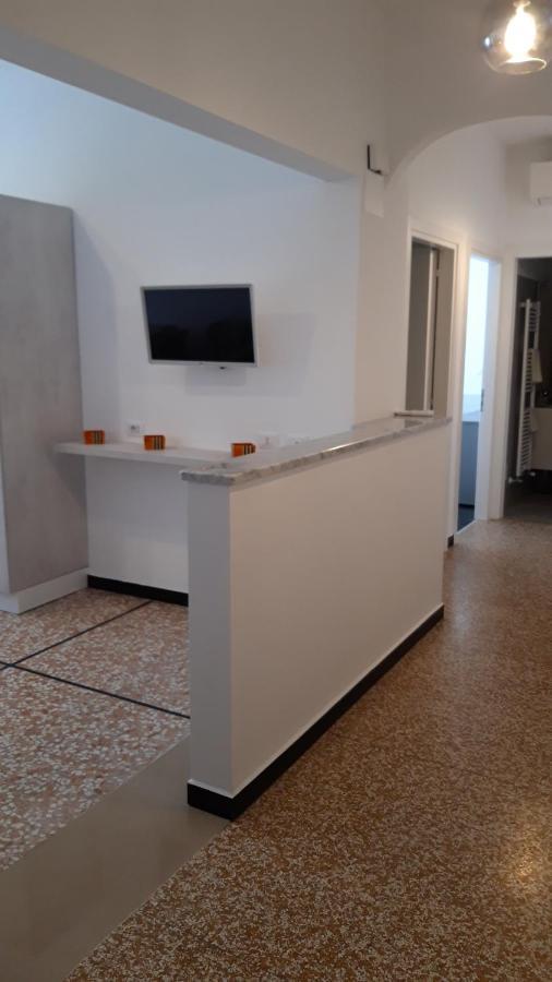 A Casa Di Anna Apartment Finale Ligure Bagian luar foto