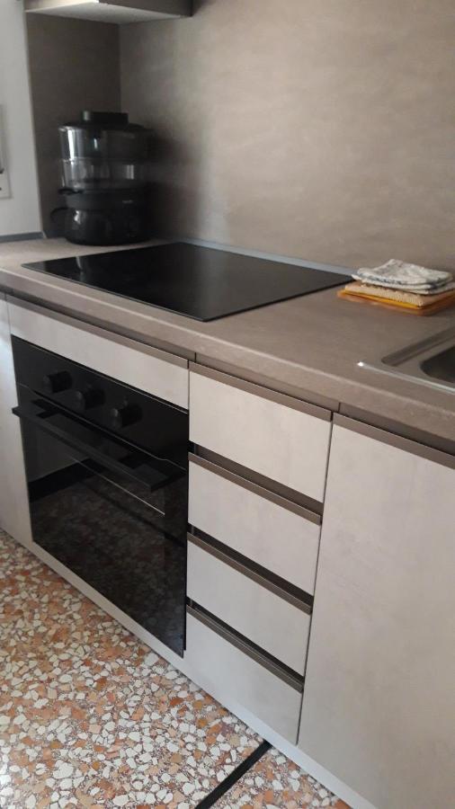 A Casa Di Anna Apartment Finale Ligure Bagian luar foto